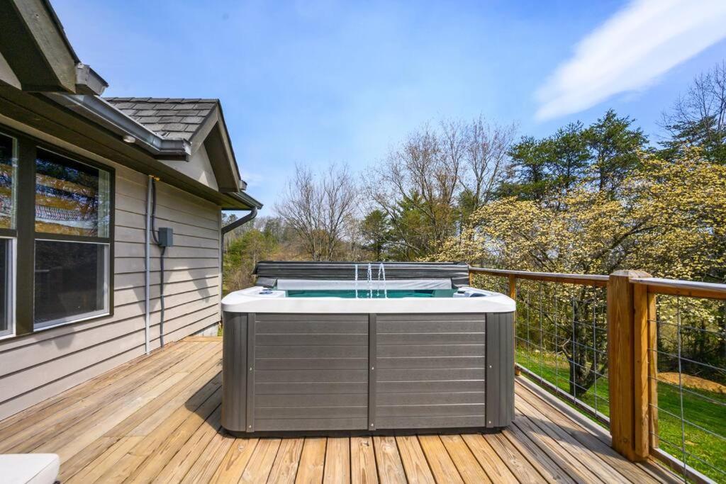 Crestview Estate 5 Acres-Heated Pool-5Min To Strip Villa Pigeon Forge Eksteriør billede
